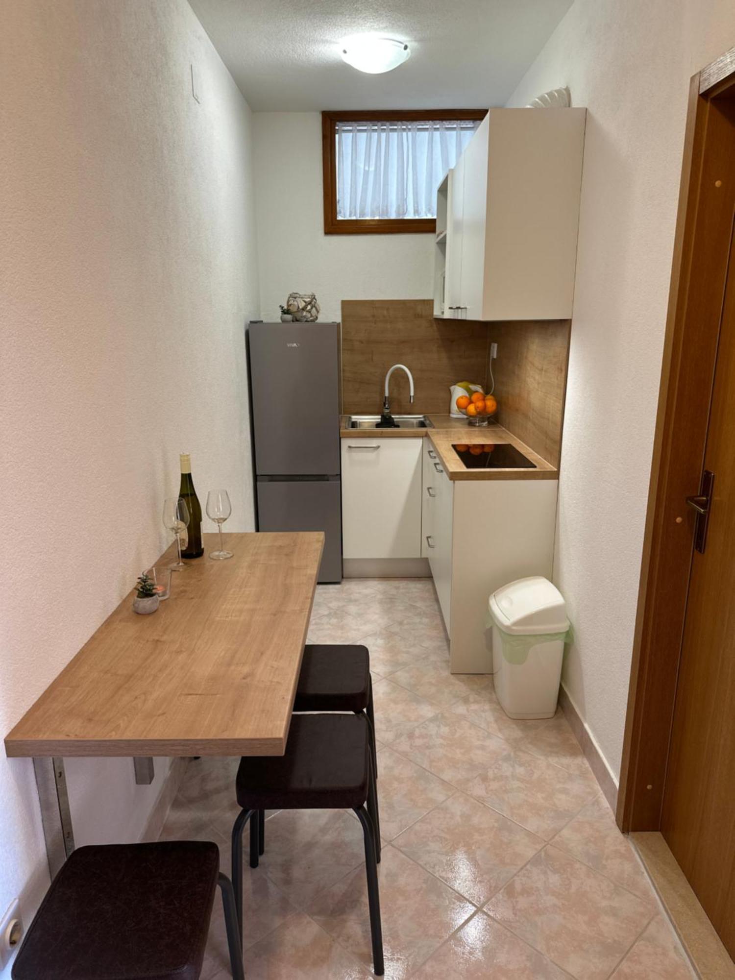 Apartmani Jurica I Ankica Brela Bagian luar foto